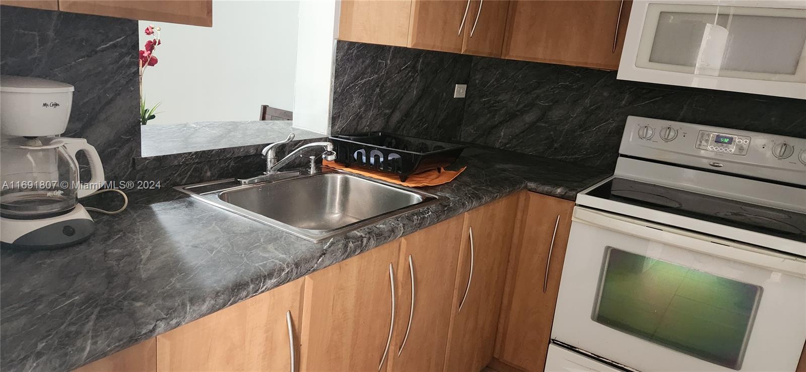 SERENITY ON THE RIVER CON - Residential Lease