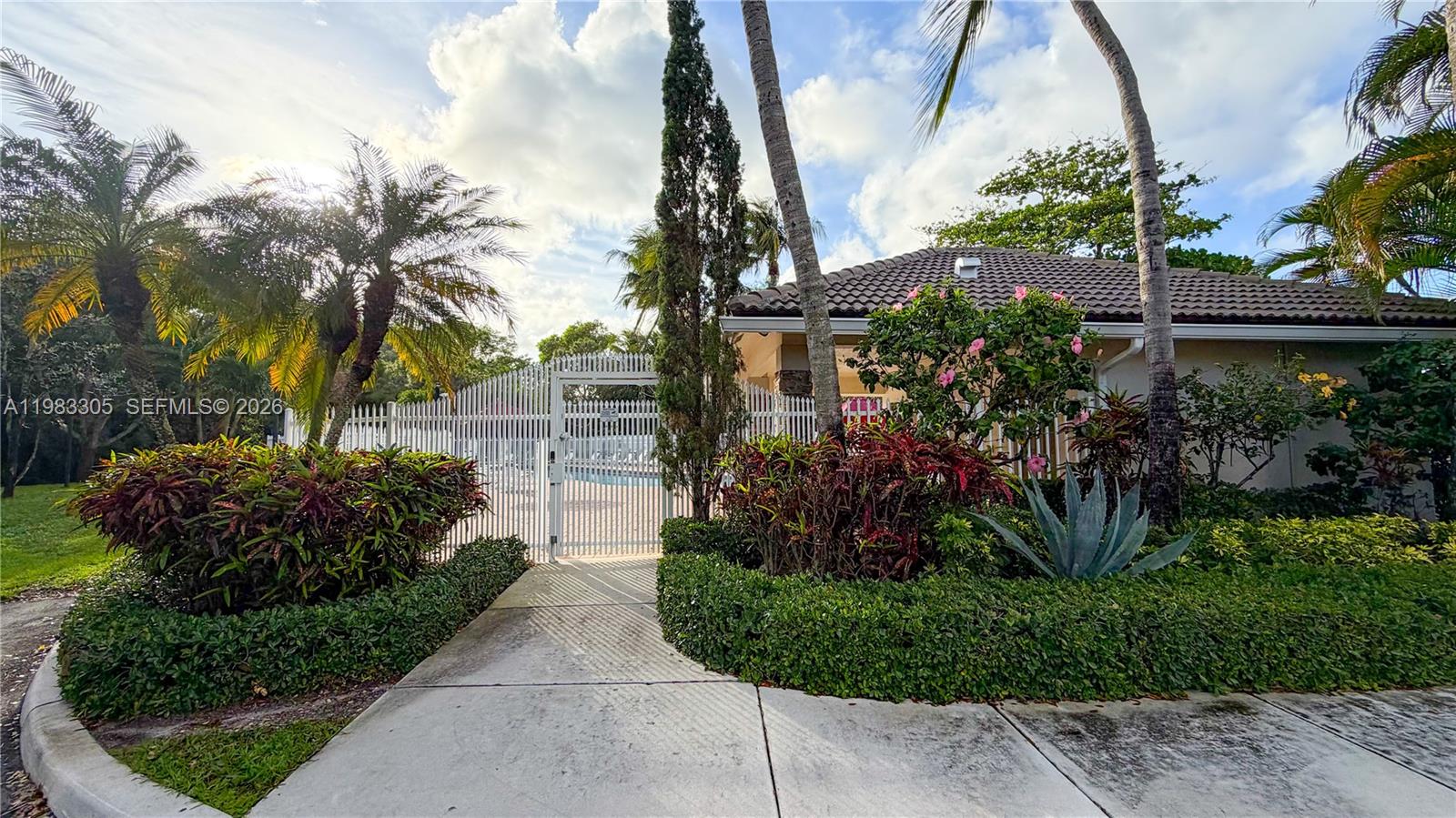 COCOBAY - Residential