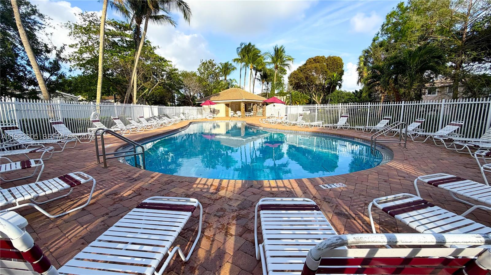 COCOBAY - Residential