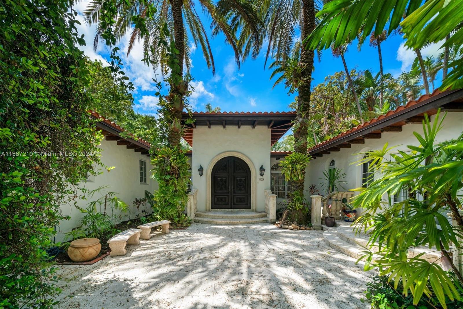 SUNSET ISLANDS-ISLAND NO - Residential