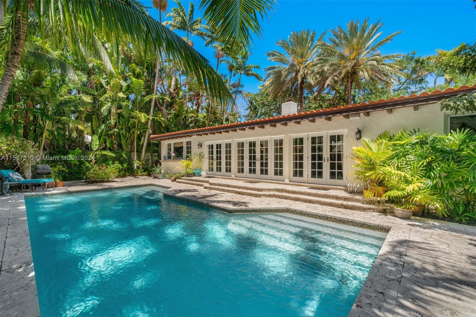 SUNSET ISLANDS-ISLAND NO - Residential