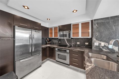 31 SE 5th St 407 Miami FL 33131