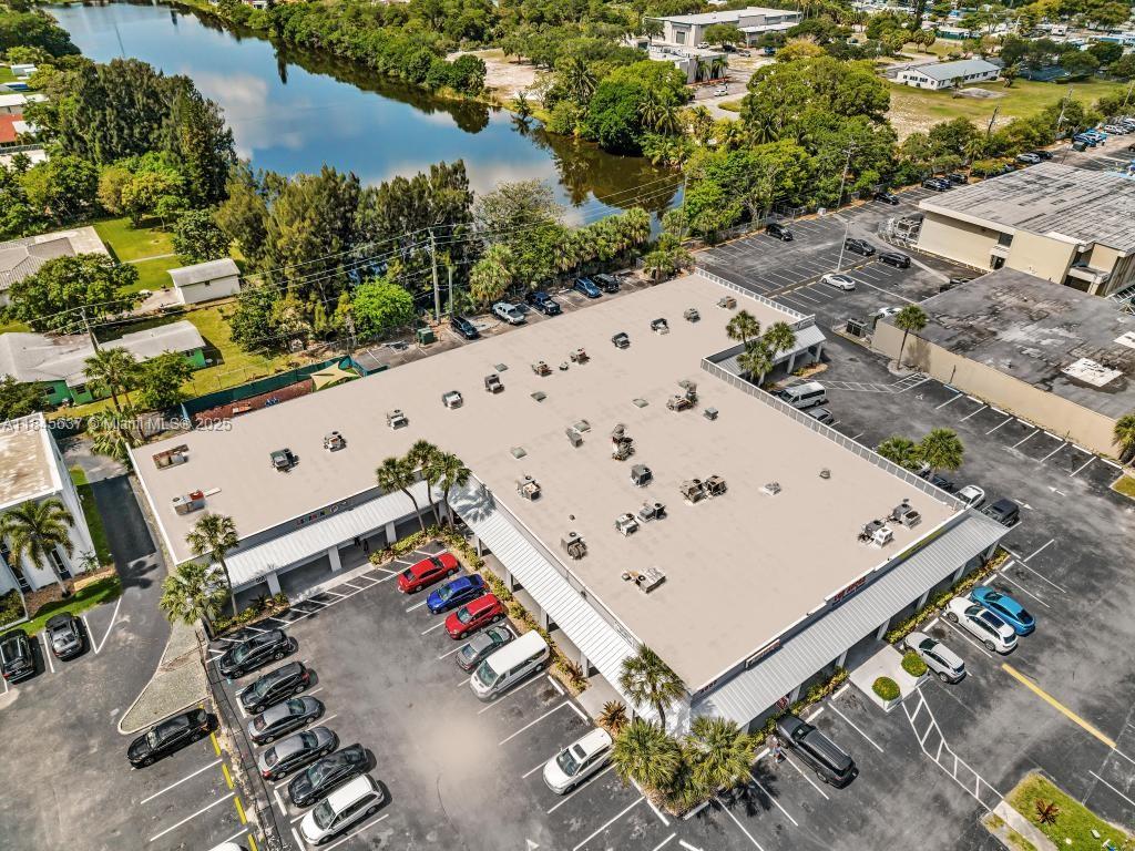 2450 W Oakland Park Blvd