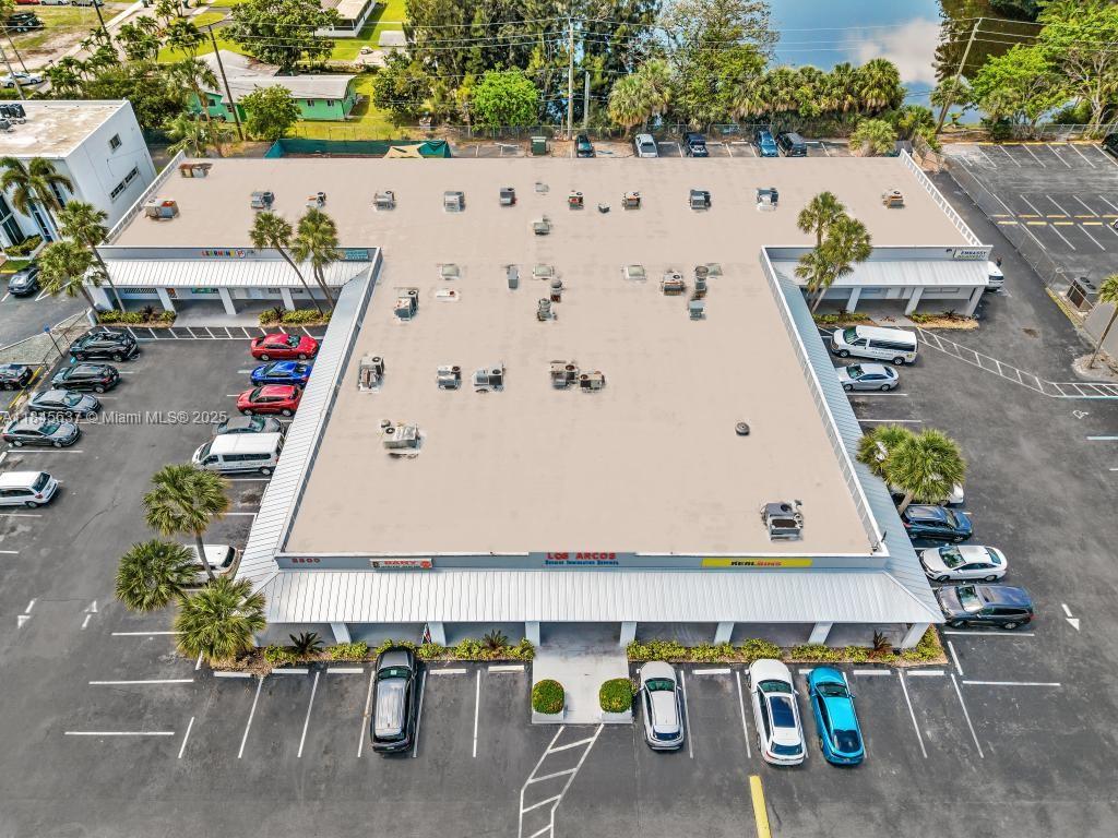 2450 W Oakland Park Blvd