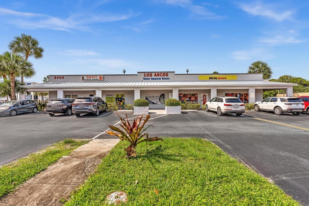 Current Capital as exclusive advisor, is pleased to offer the opportunity to acquire Los Arcos Retail Center. This neighborhood retail center spans across 1.66 acres and boasts approximately 266 feet of frontage to Oakland Park Blvd in Broward County, Florida. Constructed in 1984 and largely rehabbed in 2022, the property consists of approximately 24,200 square feet of rentable space, centrally located within the Broward County submarket of Oakland Park. Presently 100 percent occupied with a diverse mix of local businesses from a variety of industries, providing a <one-stop shop= for the many residents of Oakland Park.