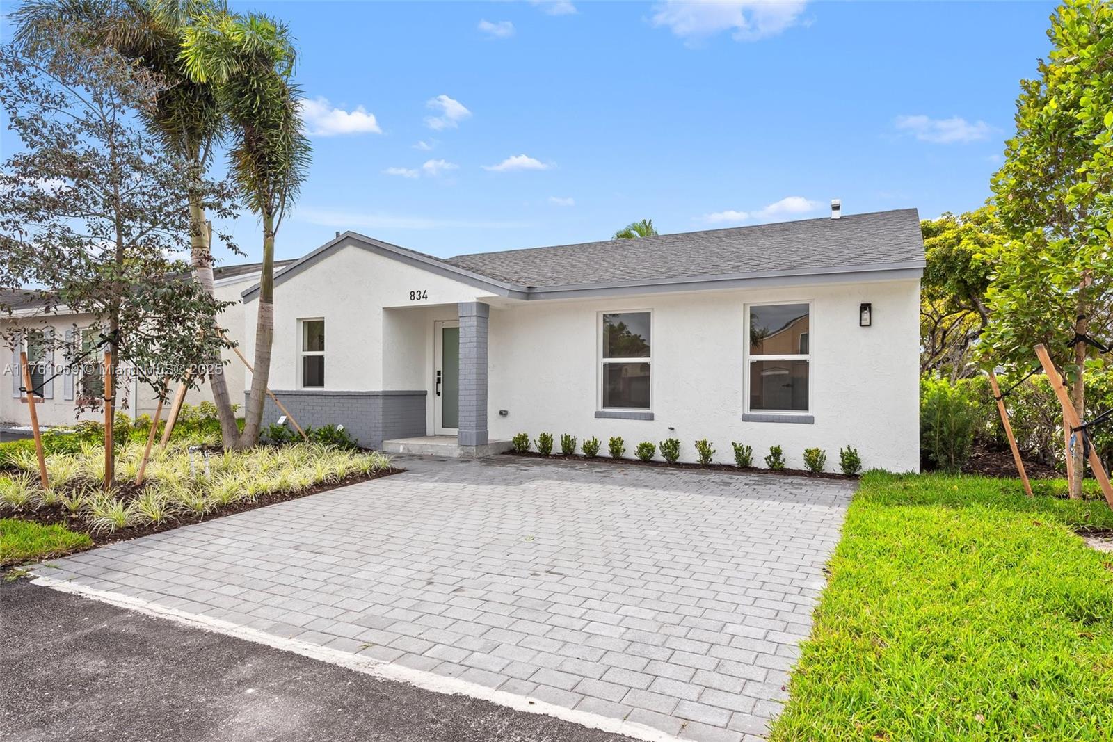 834 Cumberland Ter, Davie, Broward County, Florida - 3 Bedrooms  
2 Bathrooms - 