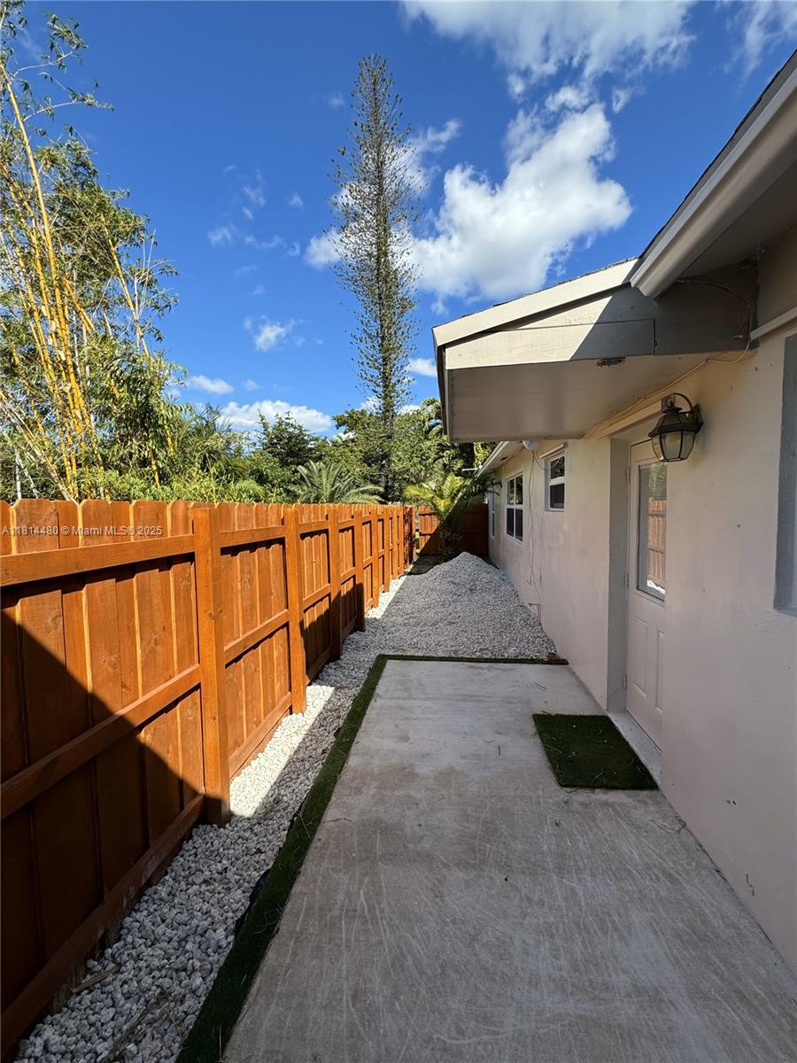 Rental Property at 4071 Sw 51st St 2, Dania Beach, Miami-Dade County, Florida - Bedrooms: 2 
Bathrooms: 2  - $2,675 MO.