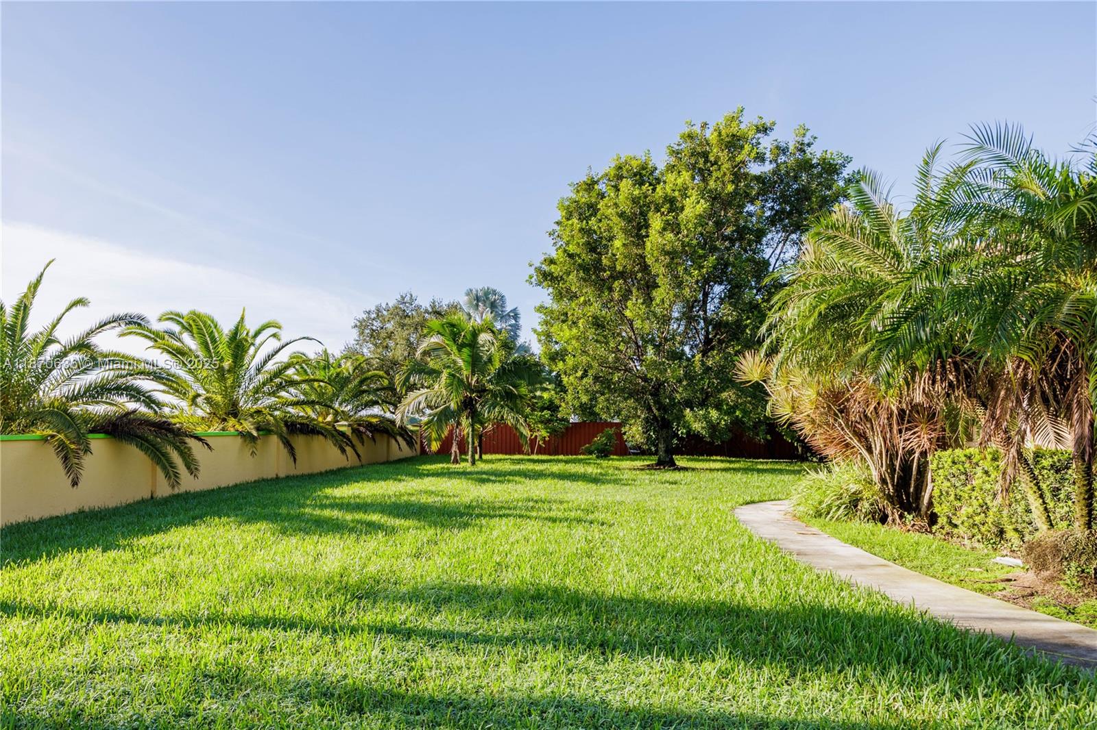 BISCADO ESTS SEC 1 - Residential