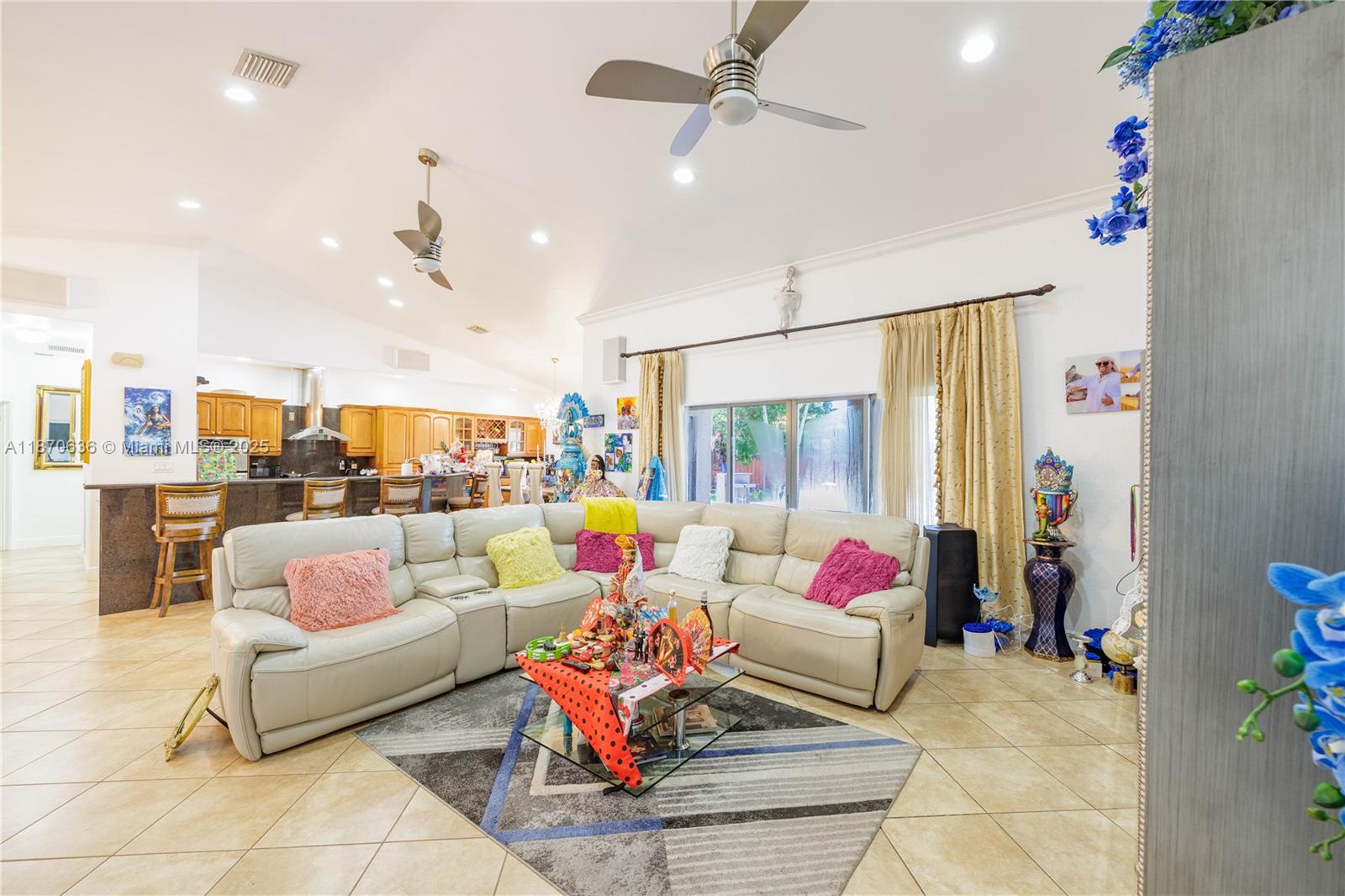 BISCADO ESTS SEC 1 - Residential