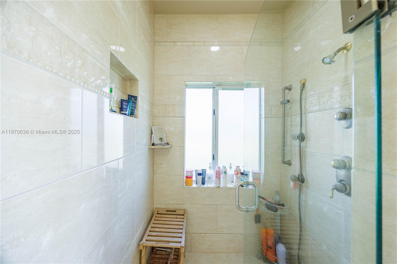 BISCADO ESTS SEC 1 - Residential