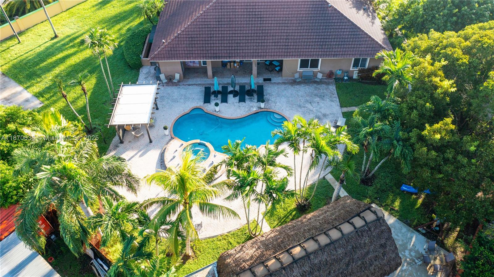 BISCADO ESTS SEC 1 - Residential