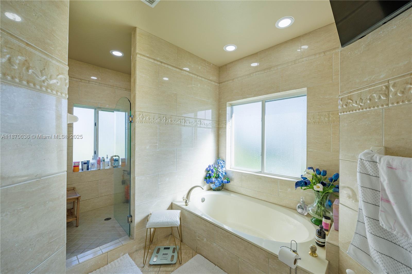 BISCADO ESTS SEC 1 - Residential