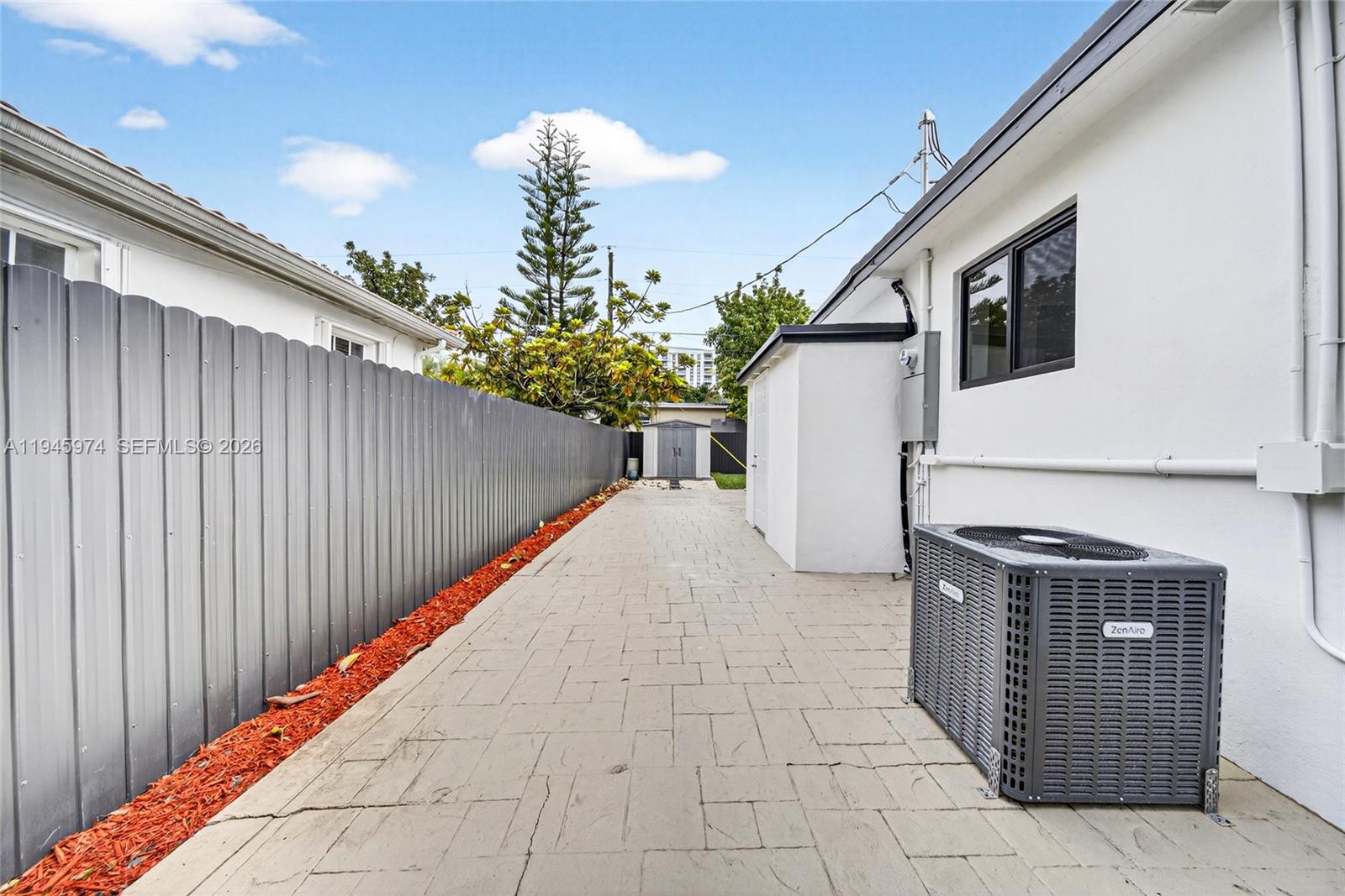 SOUTH BAY ESTATES - Residential