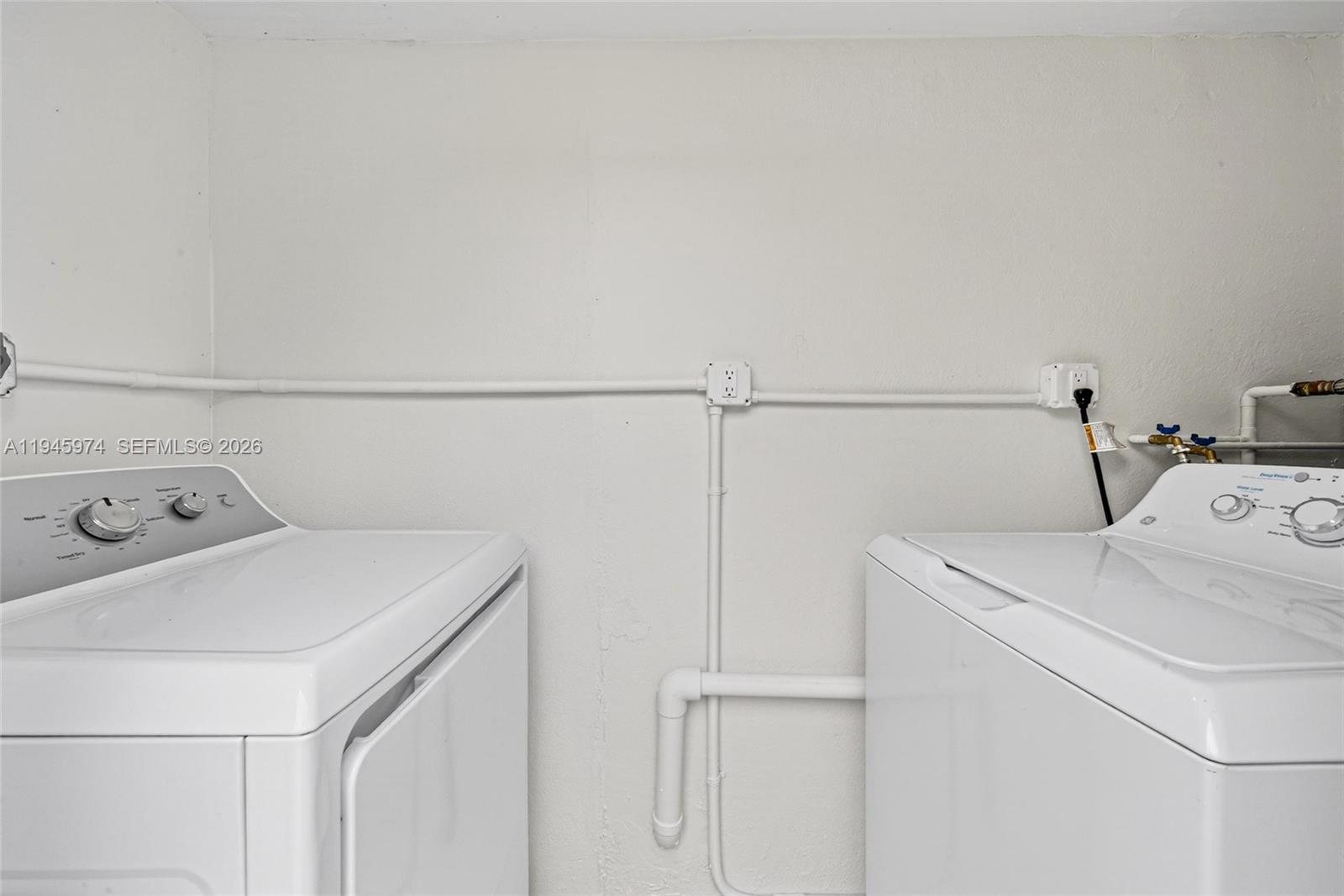 SOUTH BAY ESTATES - Residential