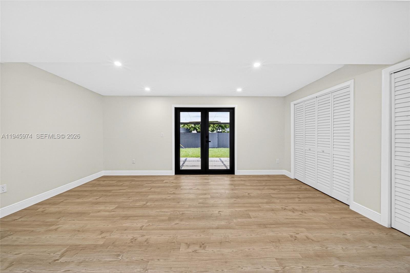 SOUTH BAY ESTATES - Residential