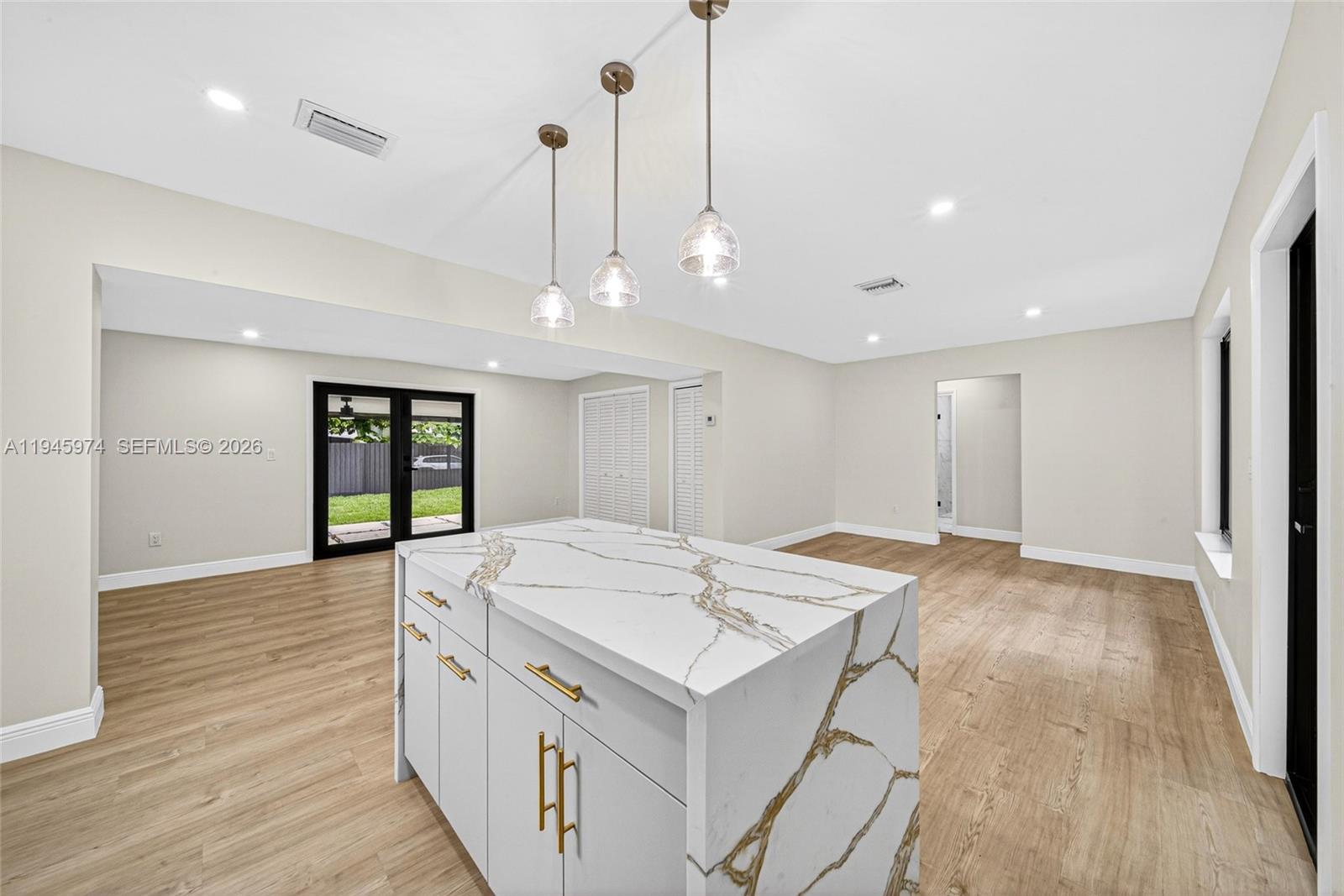 SOUTH BAY ESTATES - Residential