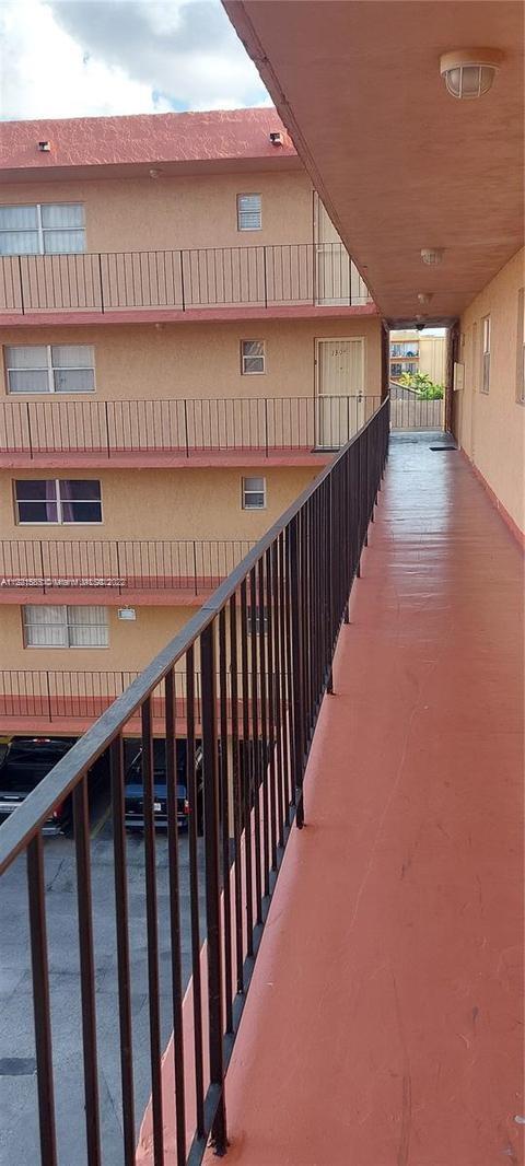 PALM-EAST GARDENS CONDO - Residential