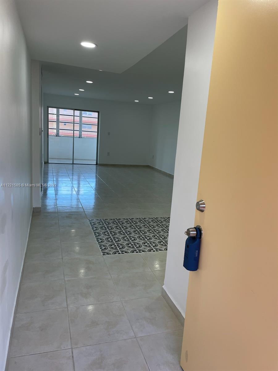 PALM-EAST GARDENS CONDO - Residential