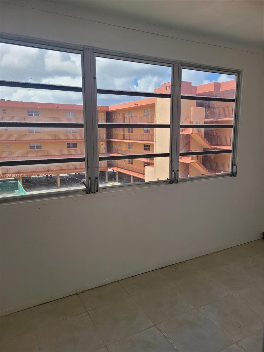 PALM-EAST GARDENS CONDO - Residential