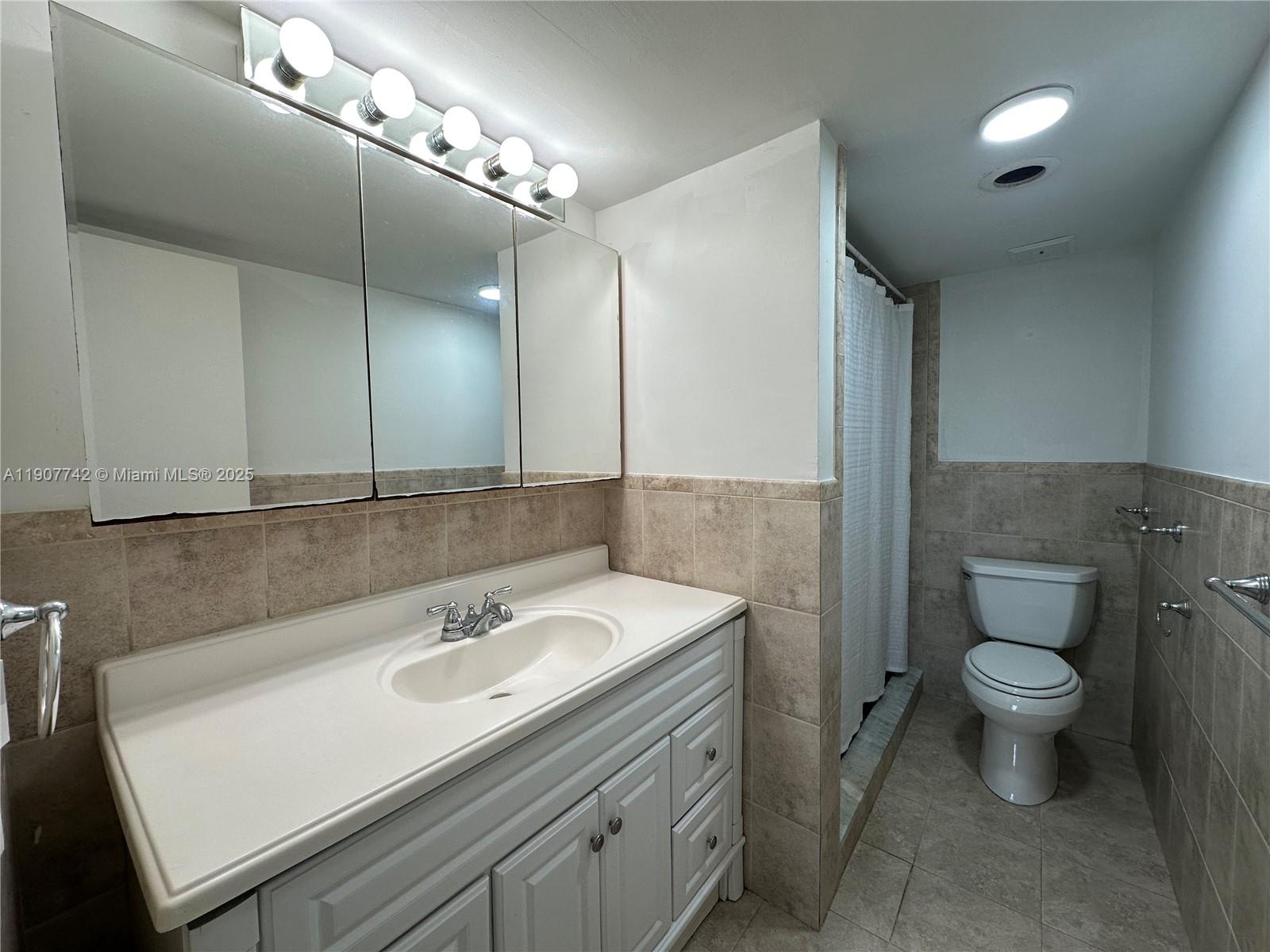 APOLLO CONDO - Residential