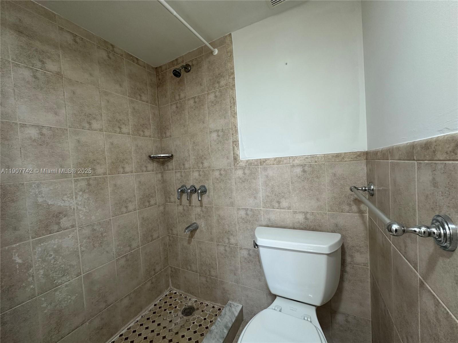 APOLLO CONDO - Residential