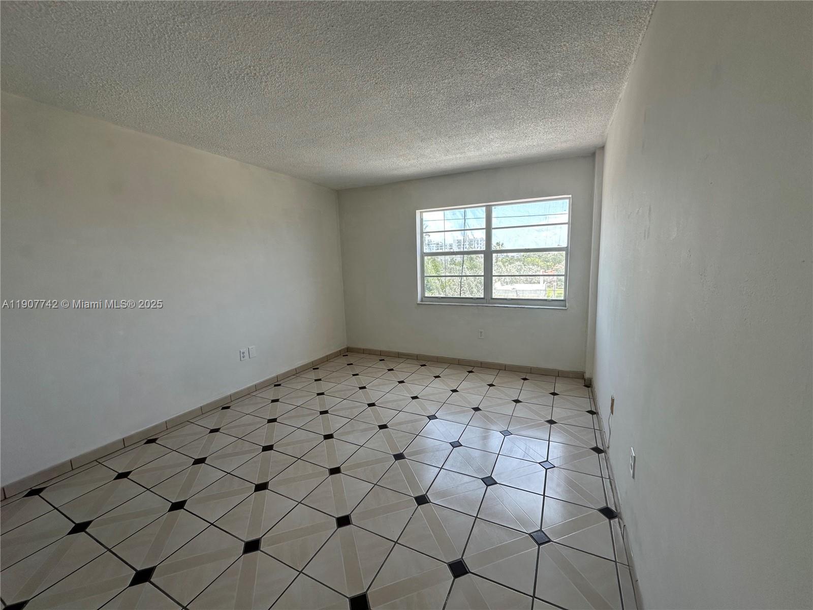 APOLLO CONDO - Residential