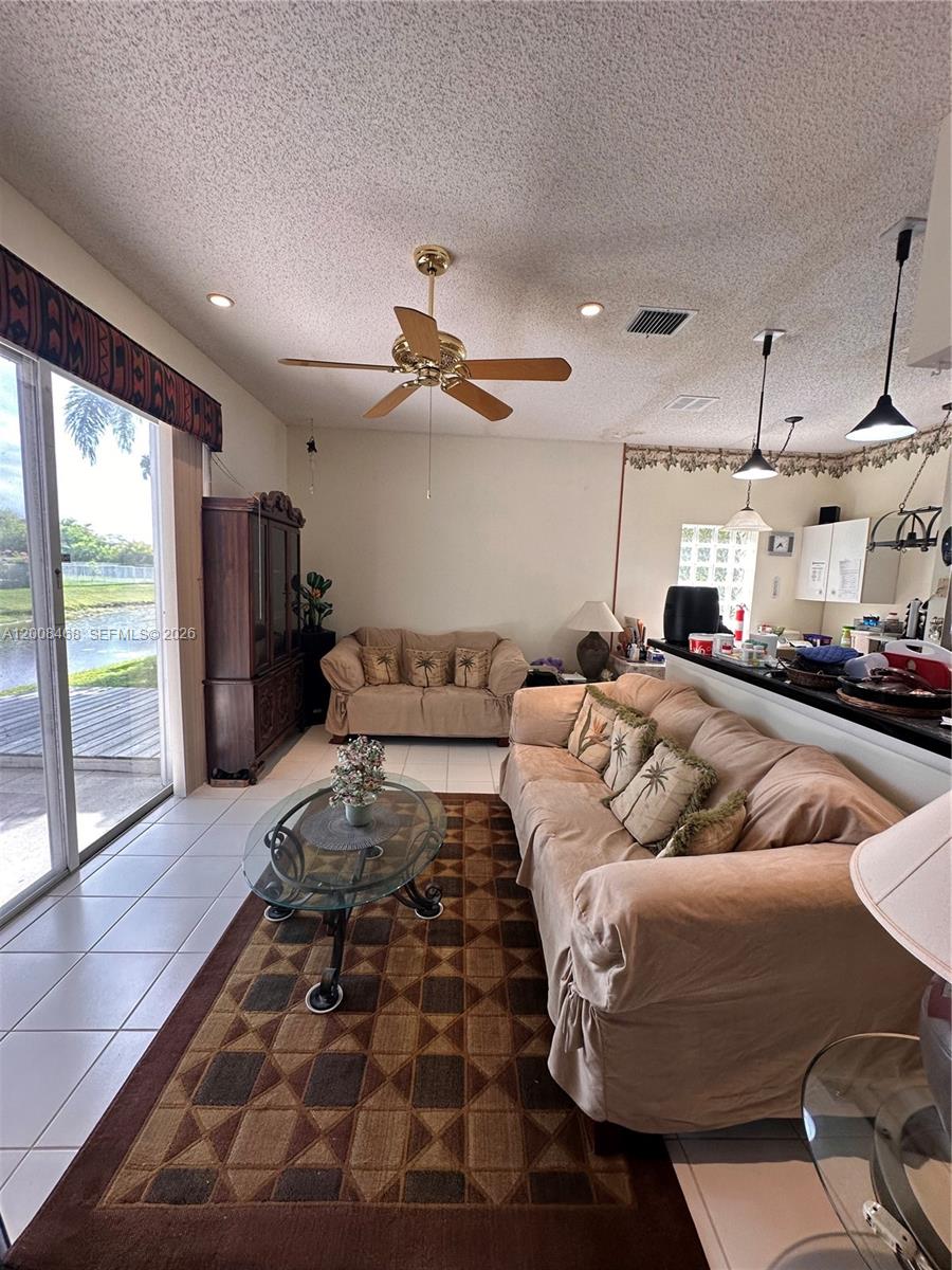 LYONS WEST - Residential