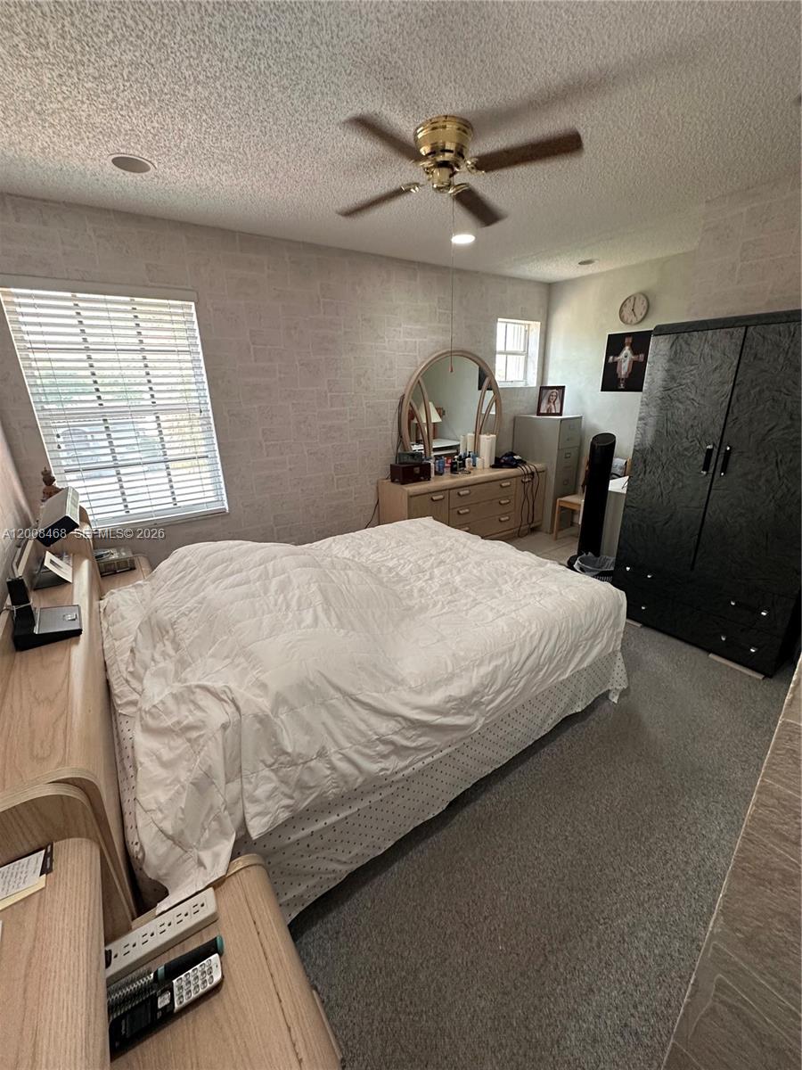 LYONS WEST - Residential