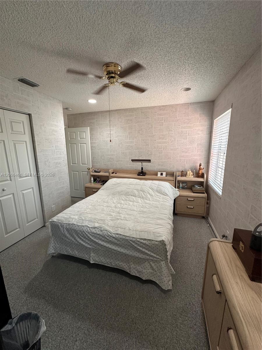 LYONS WEST - Residential