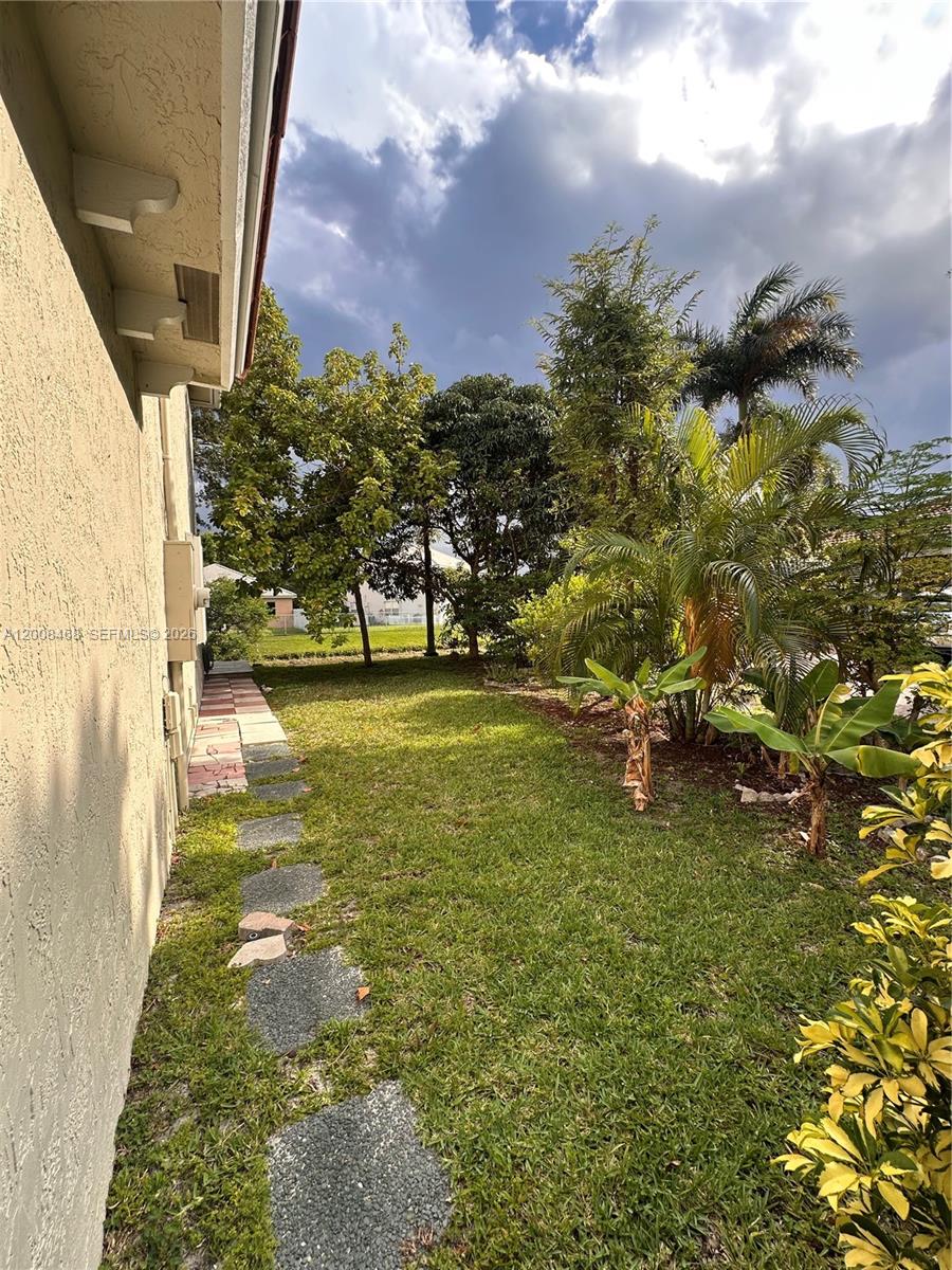 LYONS WEST - Residential