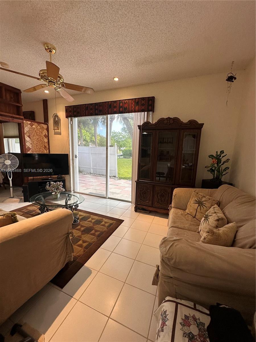 LYONS WEST - Residential