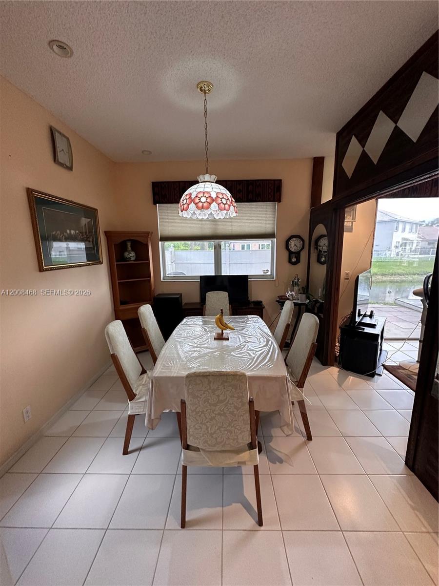 LYONS WEST - Residential