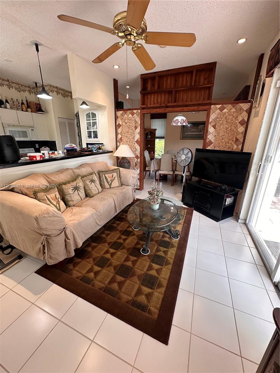 LYONS WEST - Residential