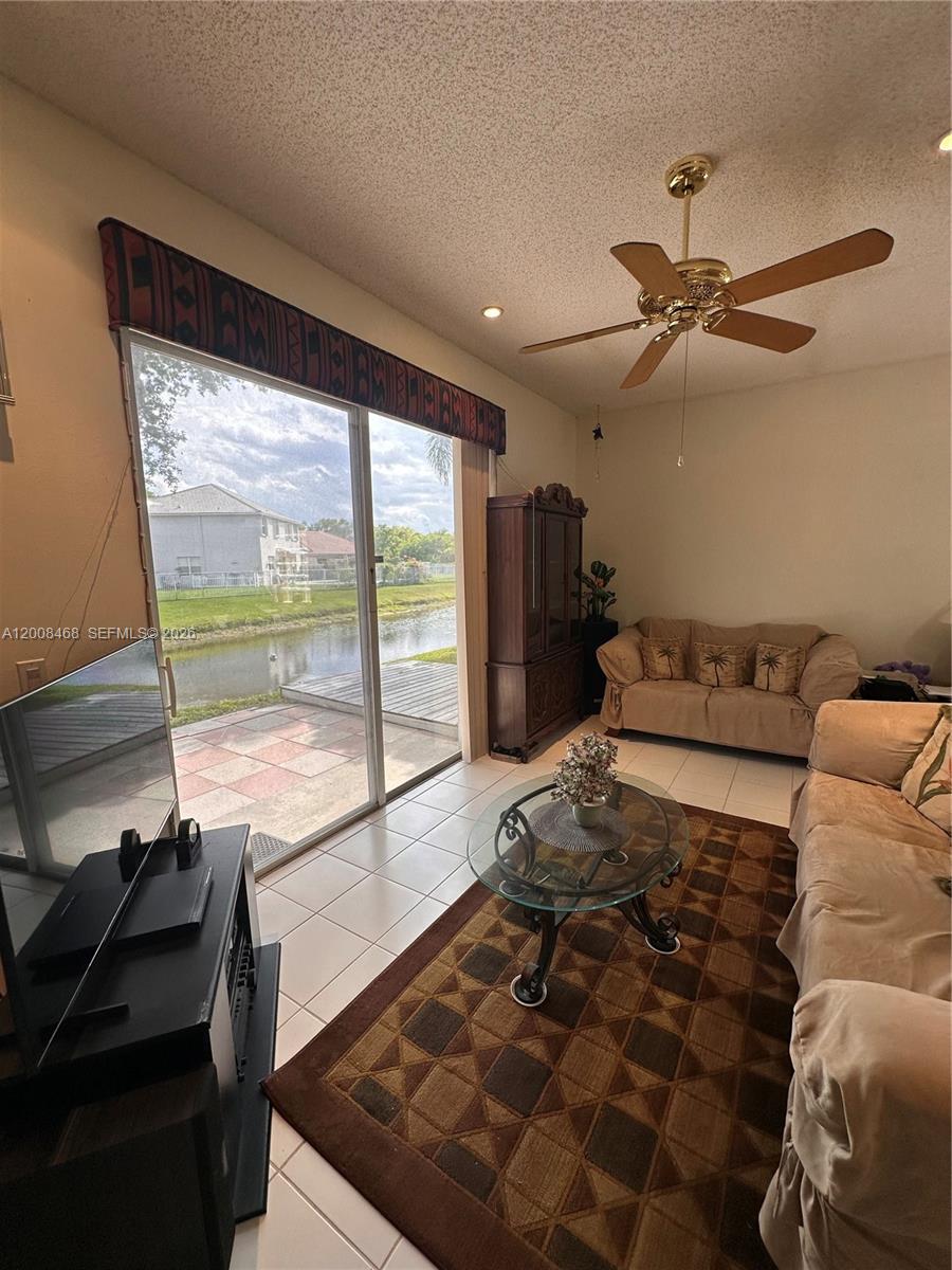 LYONS WEST - Residential
