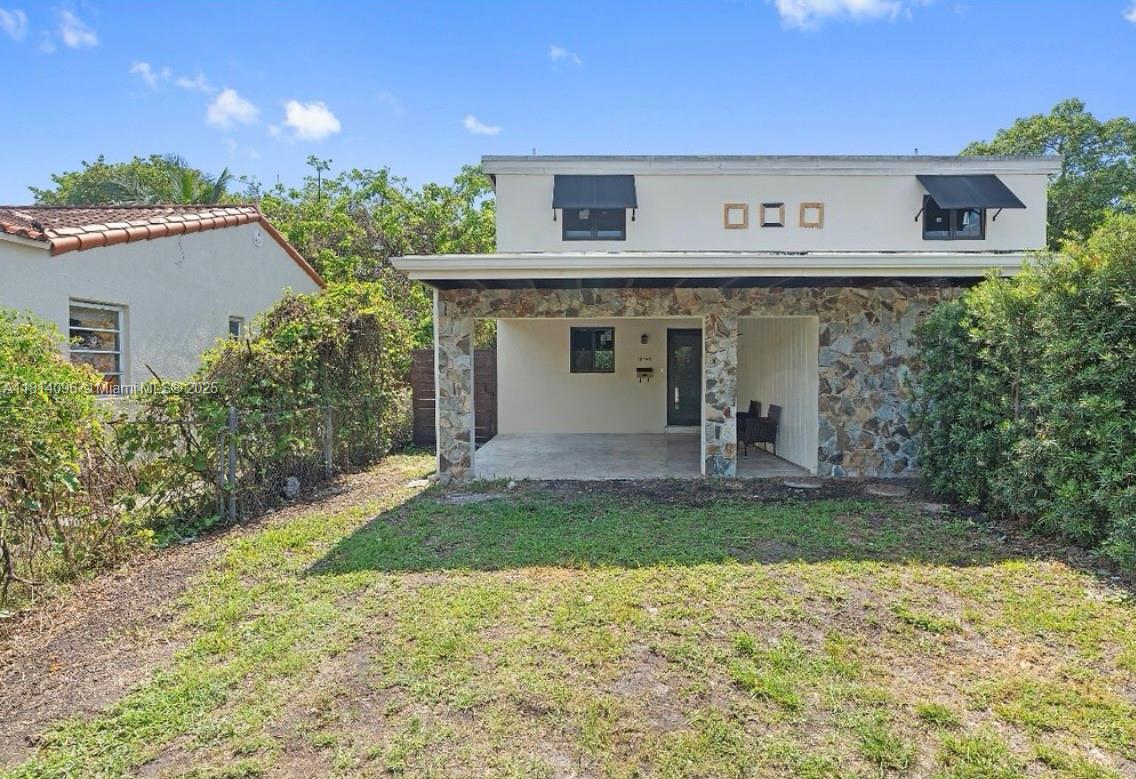 Rental Property at 10747 Ne 2 Ave Left, Miami, Broward County, Florida - Bedrooms: 2 
Bathrooms: 2  - $3,000 MO.