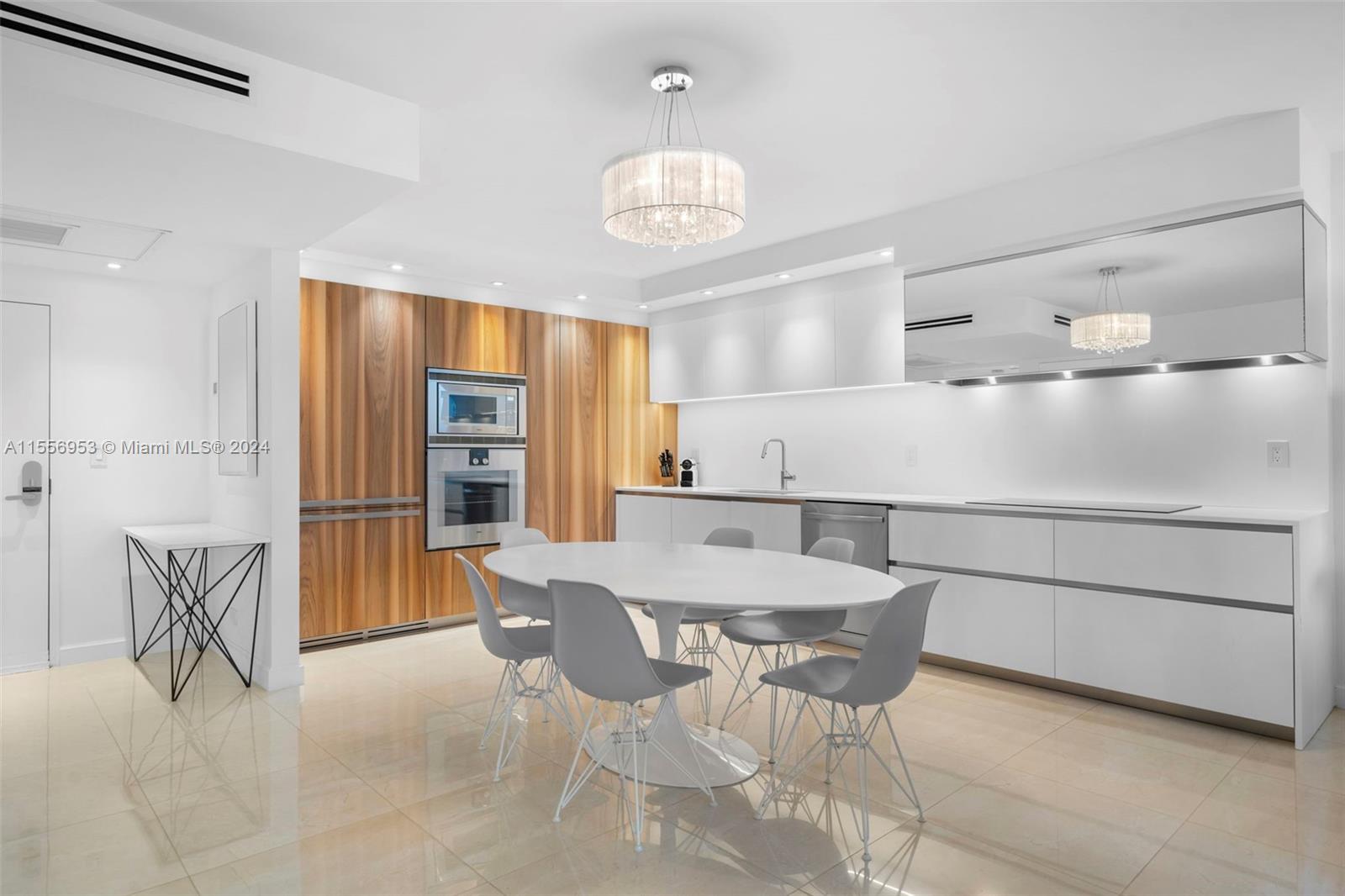 RONEY PALACE CONDO - Residential