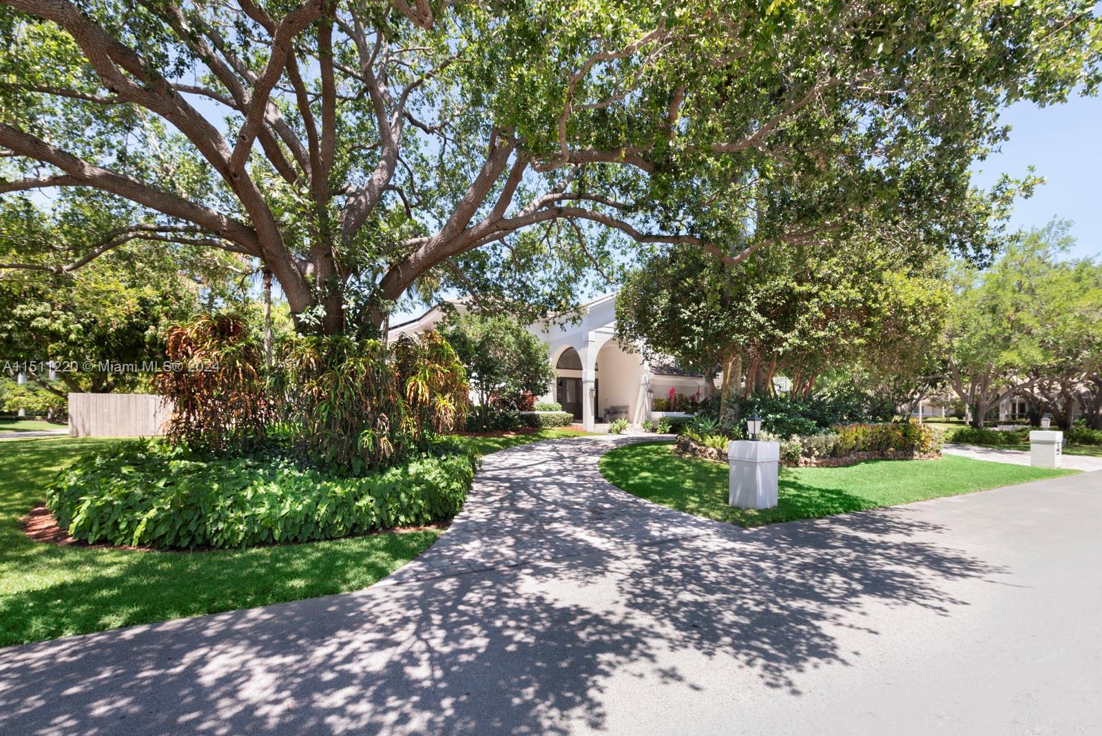 SHEAR GROVES - Residential