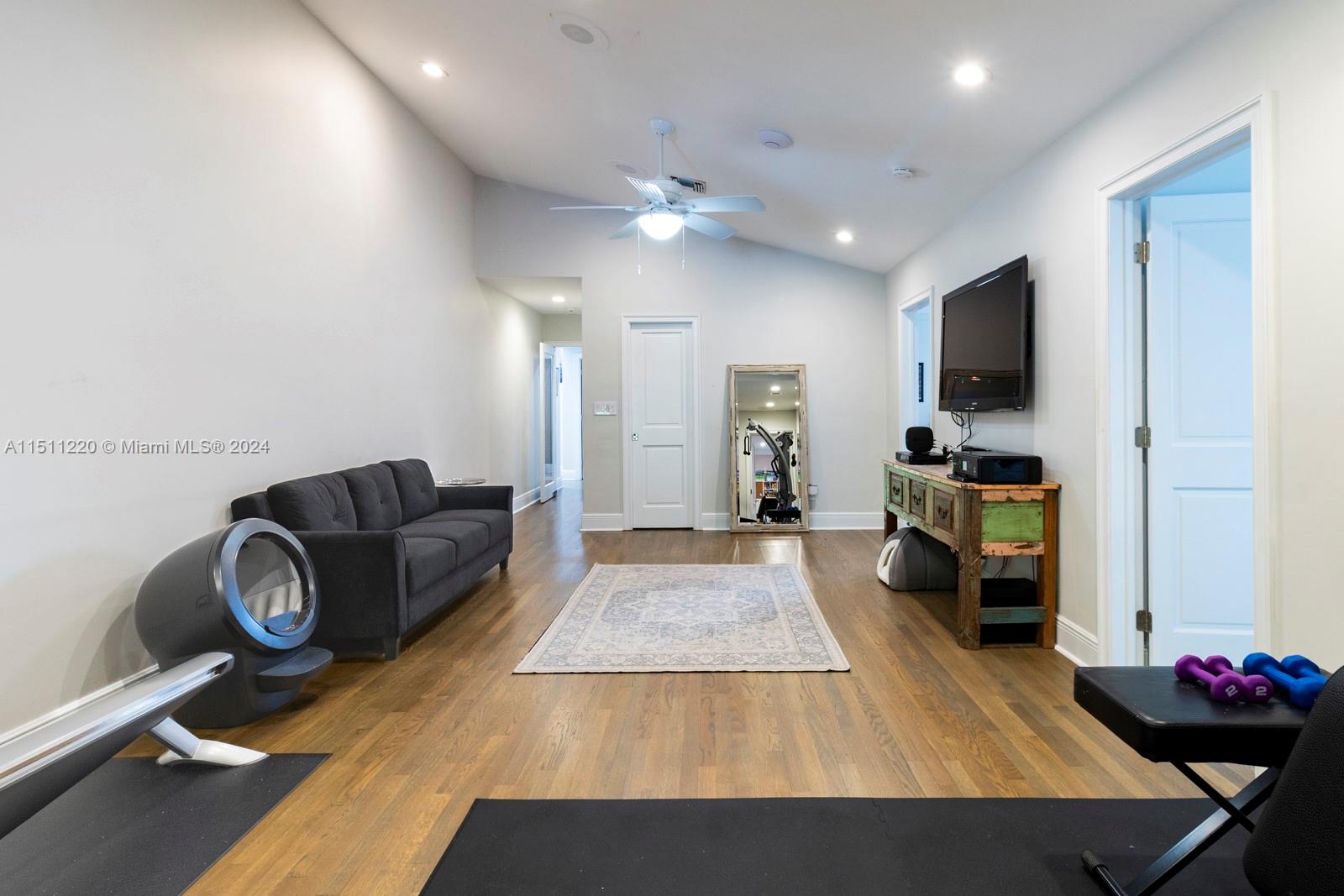 SHEAR GROVES - Residential