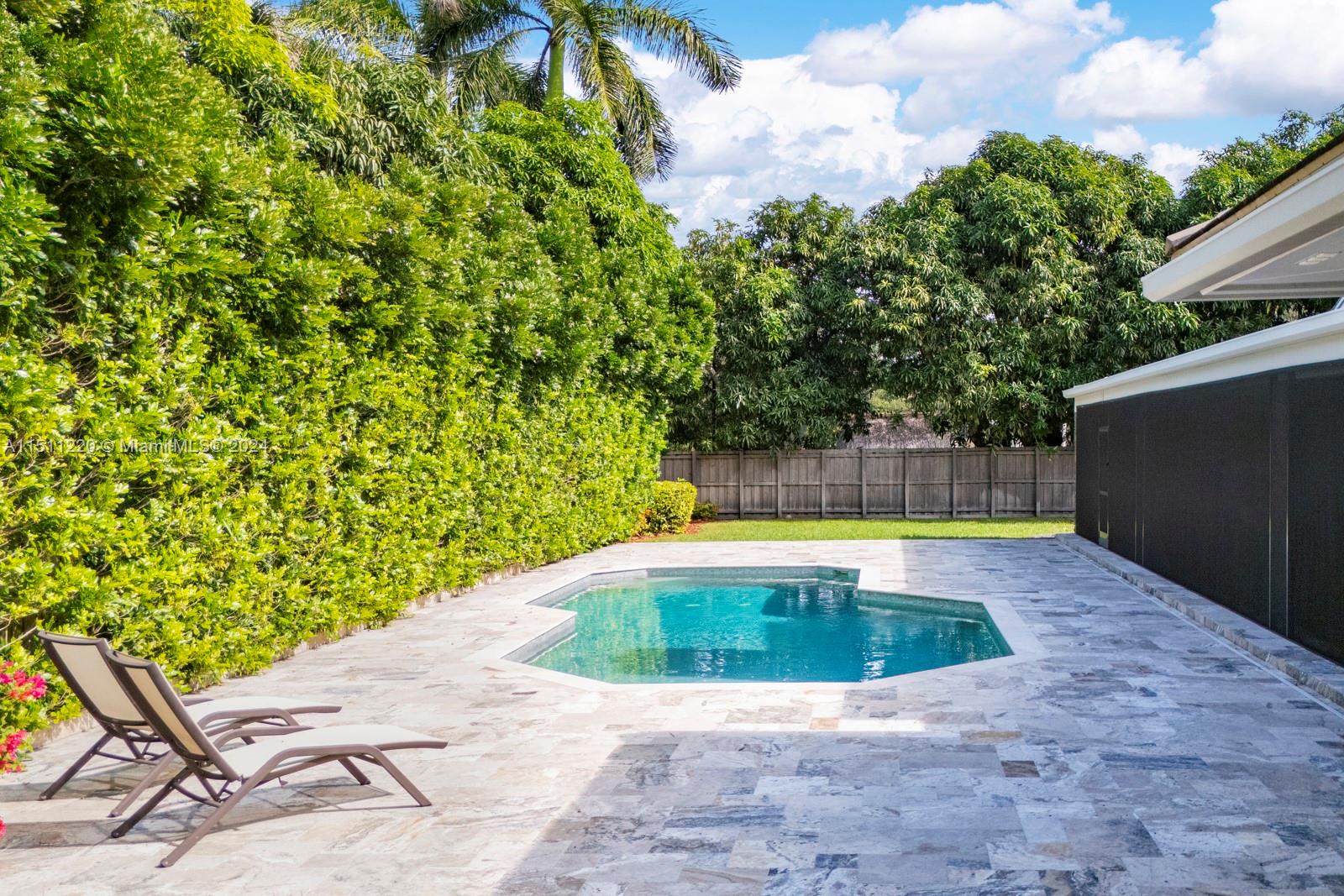 SHEAR GROVES - Residential