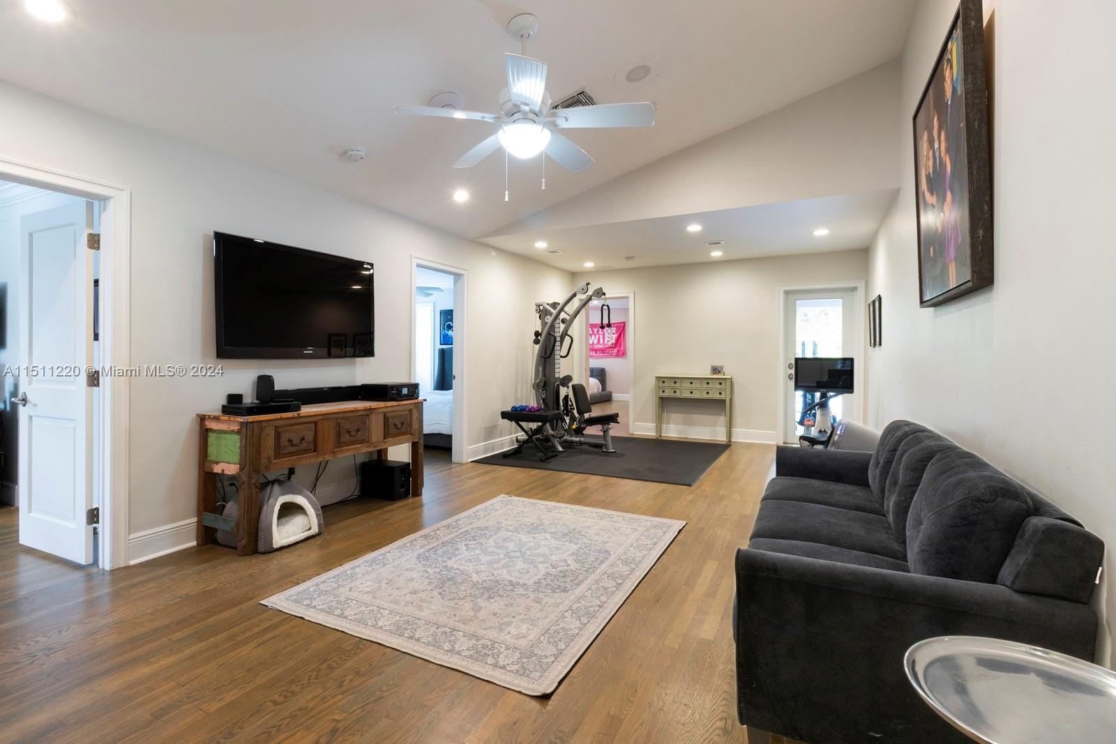 SHEAR GROVES - Residential