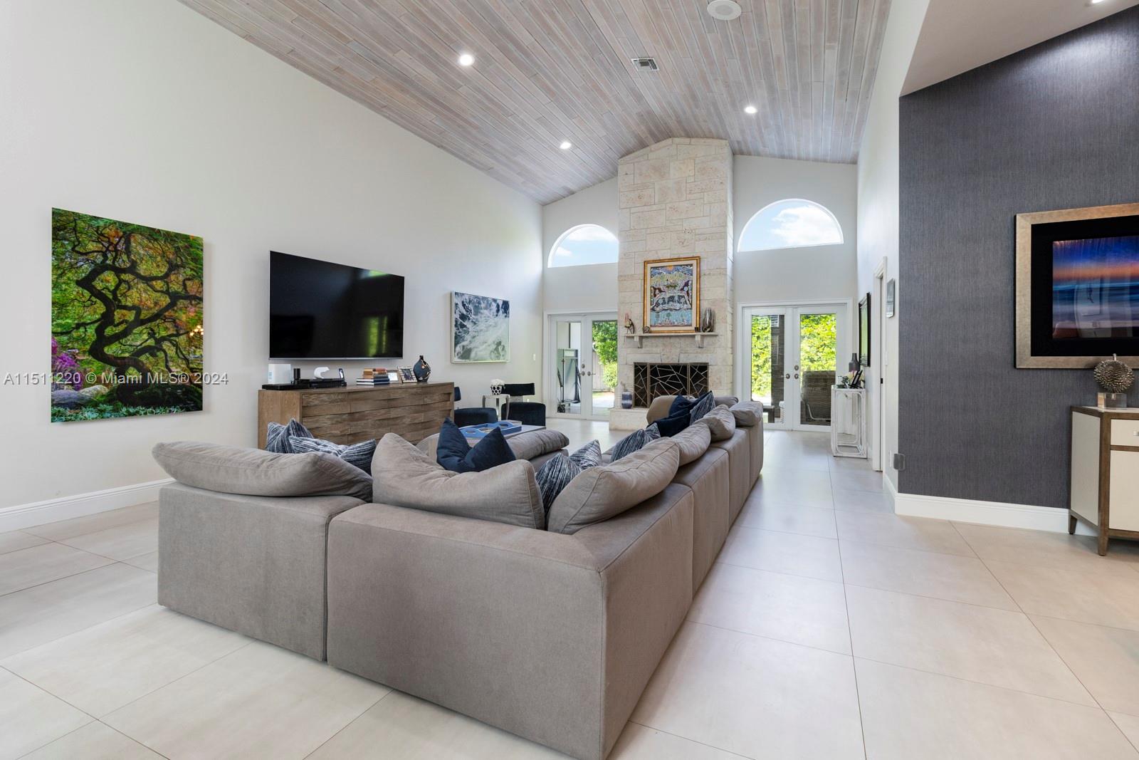 SHEAR GROVES - Residential