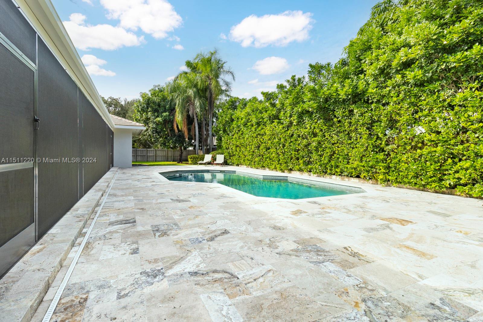 SHEAR GROVES - Residential