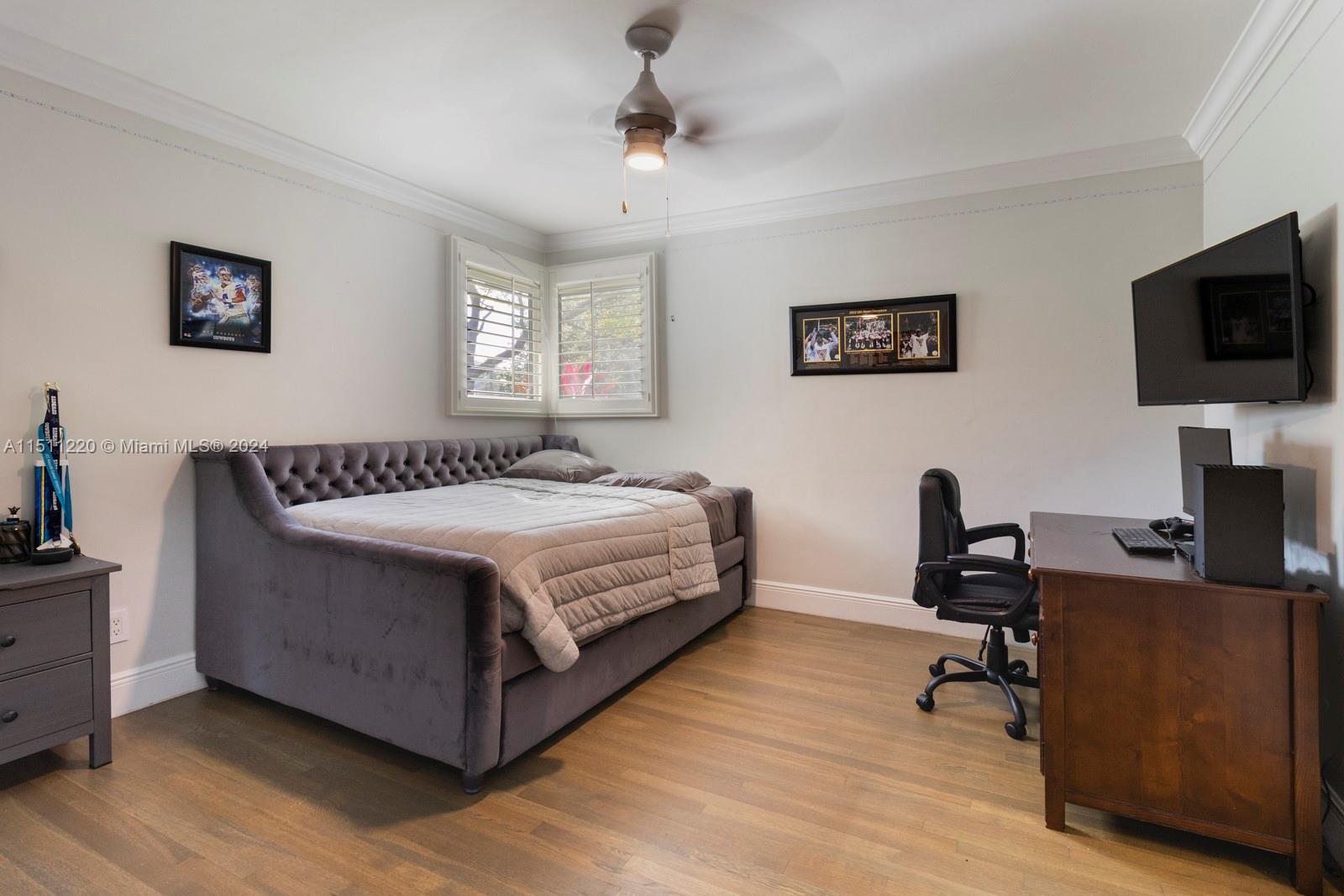 SHEAR GROVES - Residential