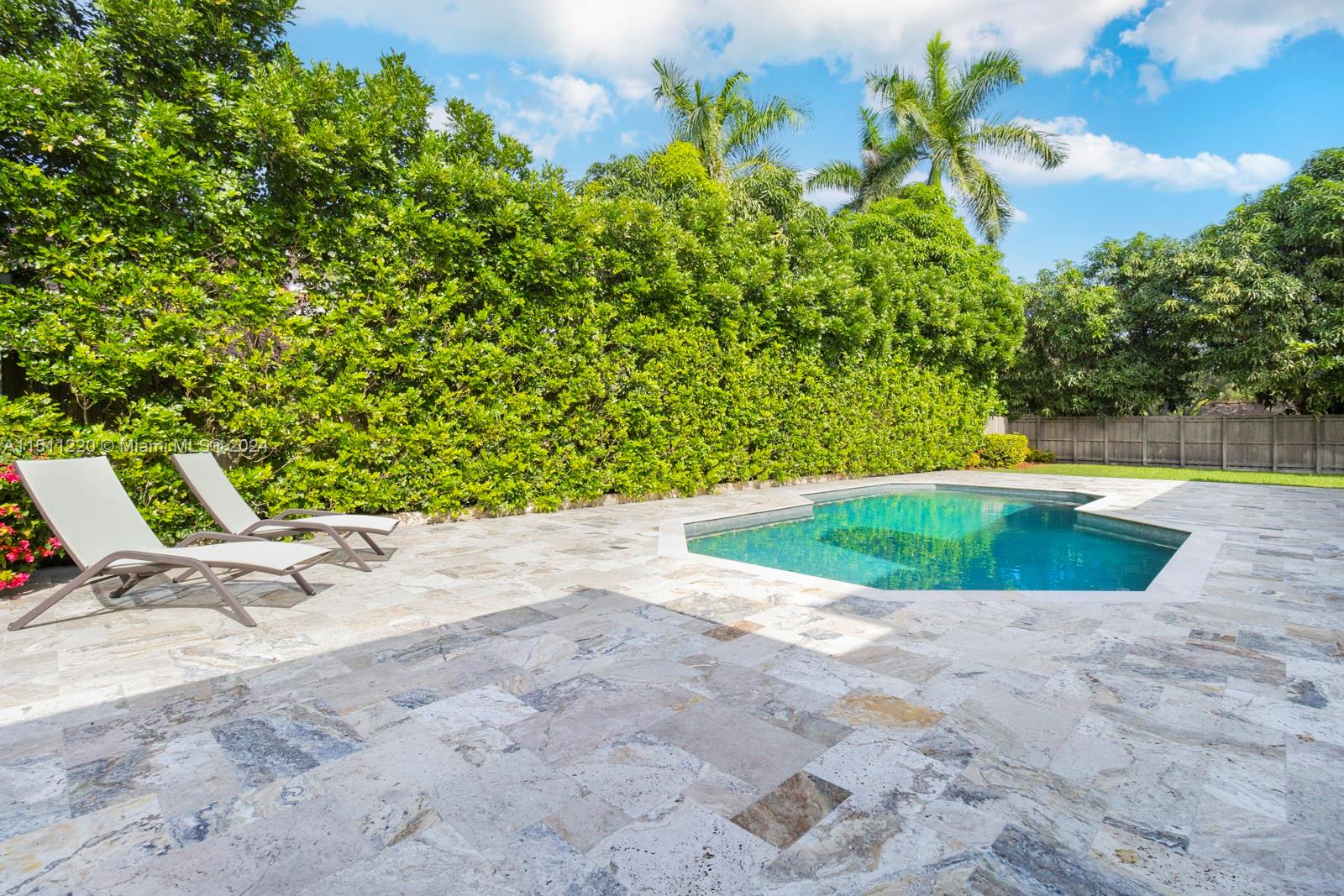 SHEAR GROVES - Residential