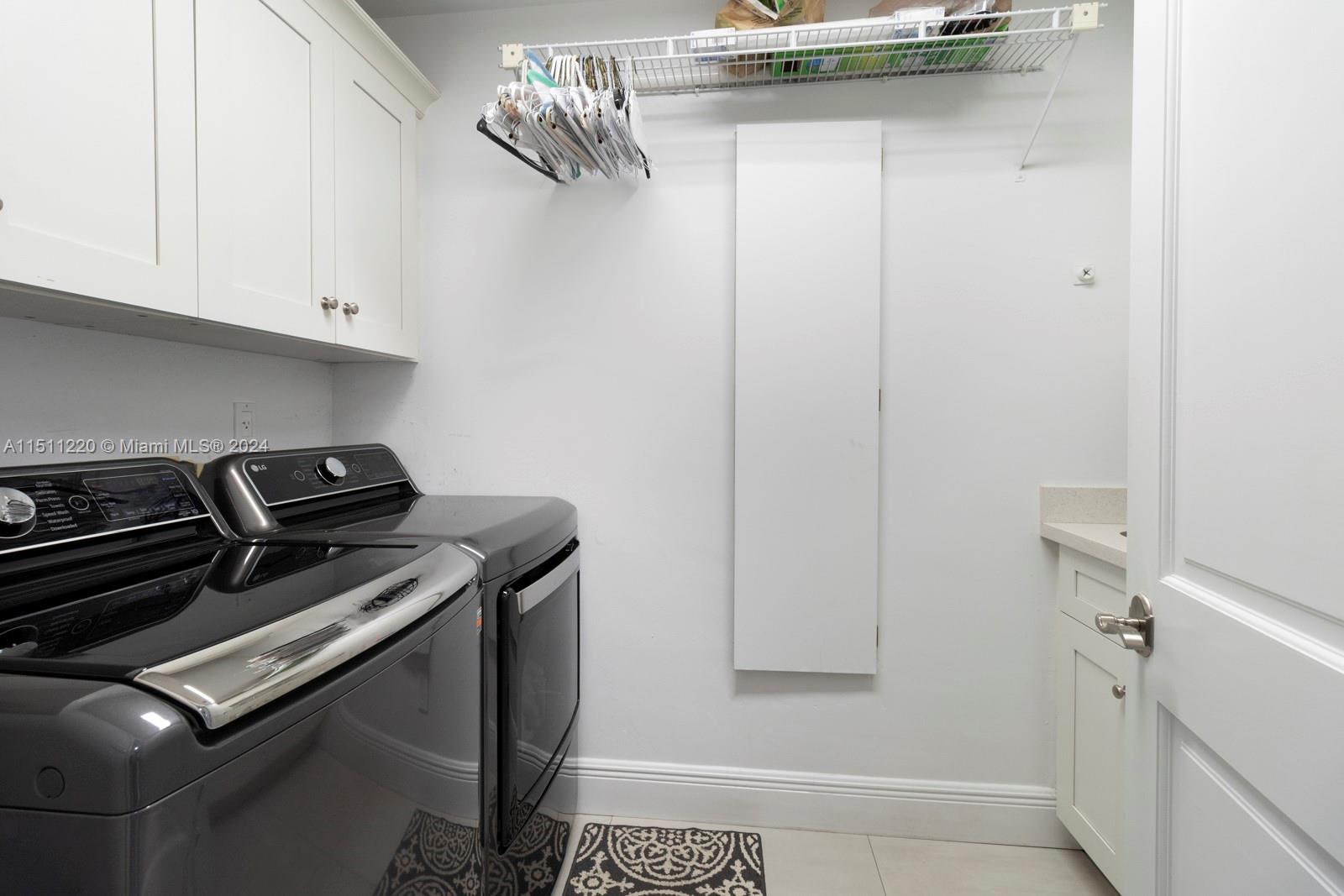 SHEAR GROVES - Residential