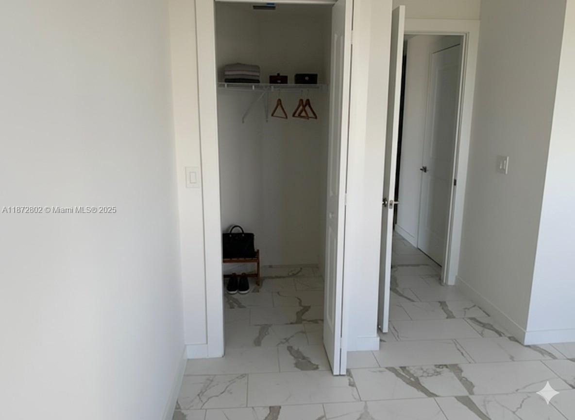 SPANISH RIVER LAND CO A - Residential Lease