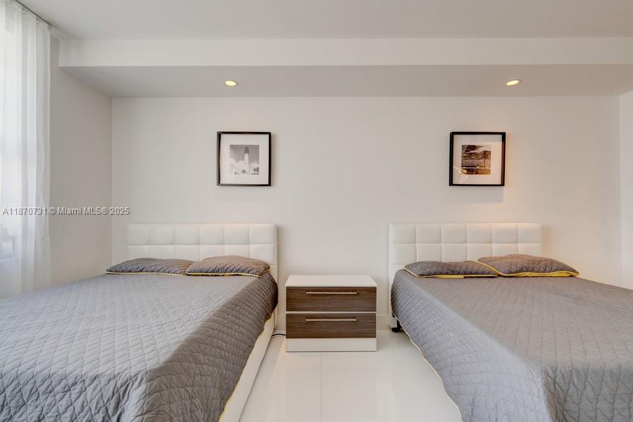 THE DECOPLAGE CONDO - Residential Lease