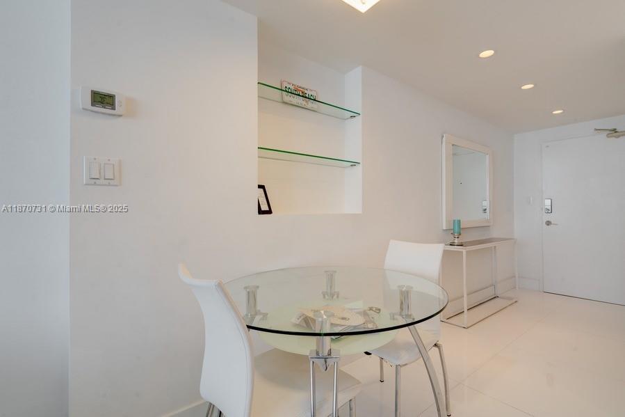 THE DECOPLAGE CONDO - Residential Lease