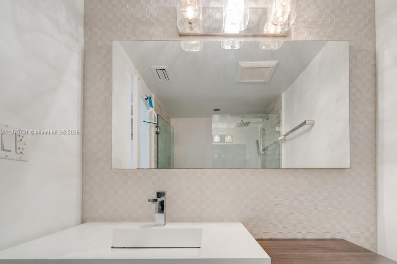 THE DECOPLAGE CONDO - Residential Lease