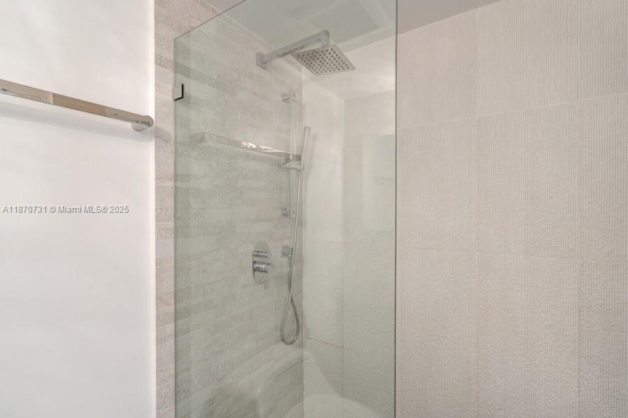 THE DECOPLAGE CONDO - Residential Lease